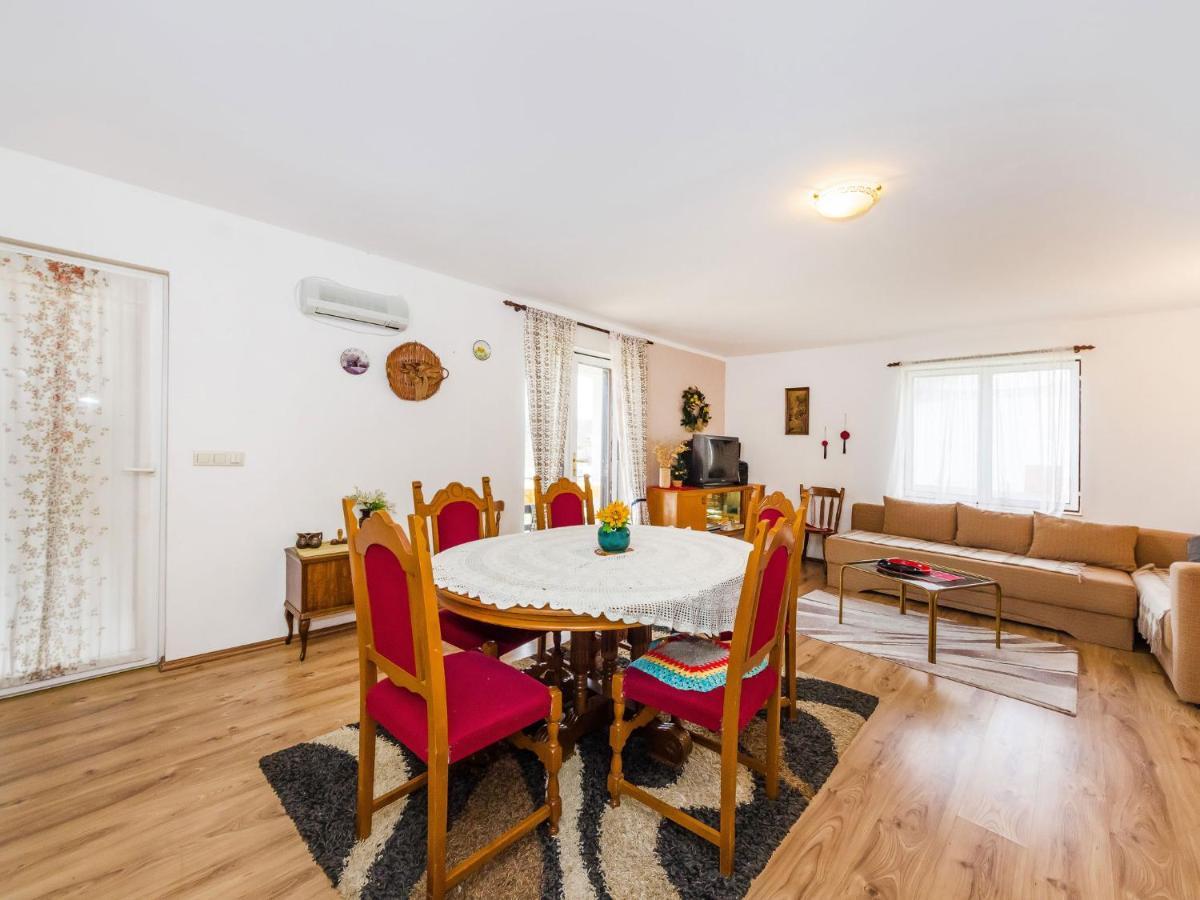 Vacation House Loreta Sveti Rok Ngoại thất bức ảnh