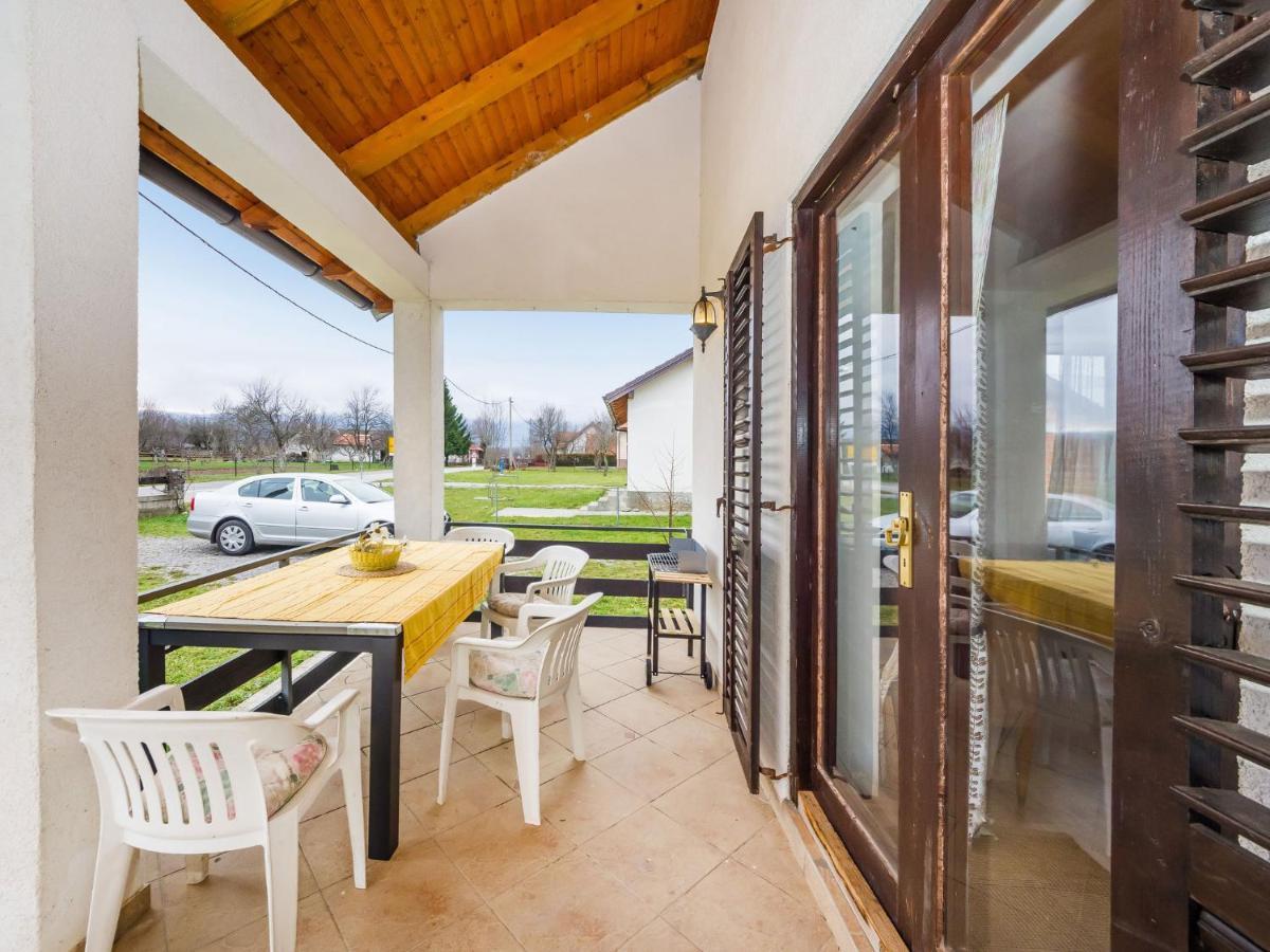 Vacation House Loreta Sveti Rok Ngoại thất bức ảnh
