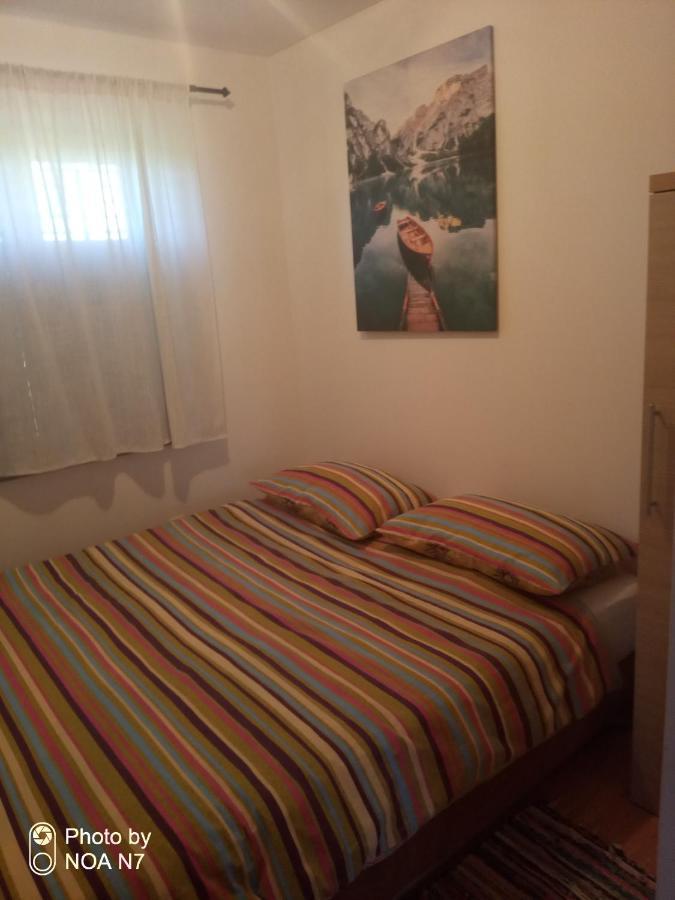 Vacation House Loreta Sveti Rok Ngoại thất bức ảnh
